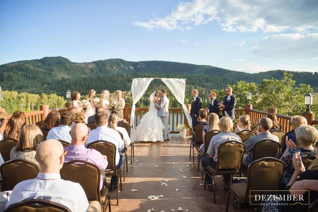 July wedding - Timber Moose Lodge