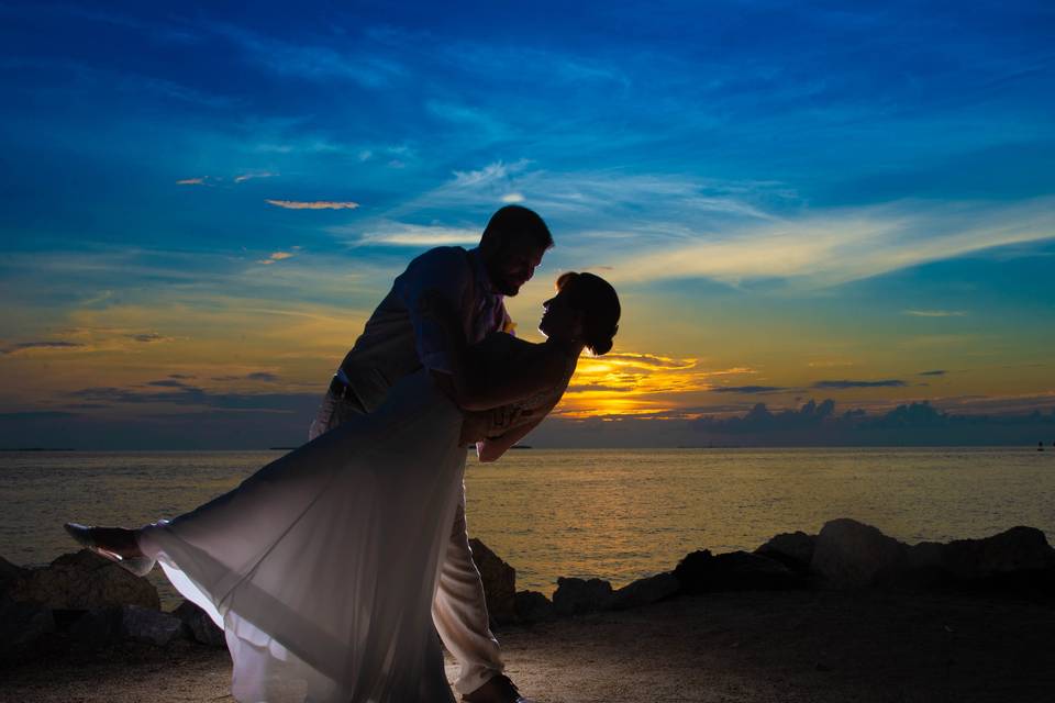 Sunset Dip Kiss