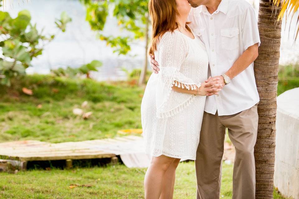 Tropical engagement session