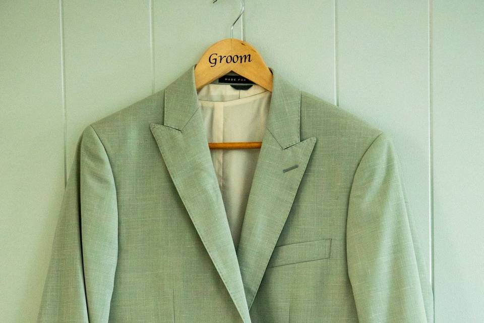 Groom attire detail