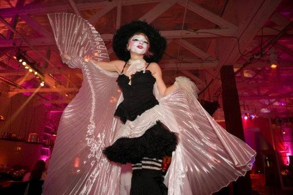 Cirque inspired artists roamed throughout this event engaging with the guests