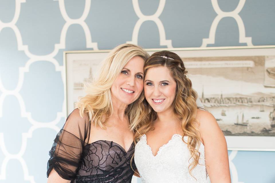 Final look of the bride and mom