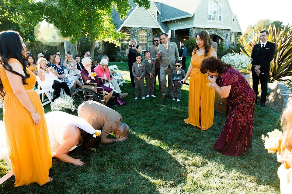 Honoring bride's Korean mother