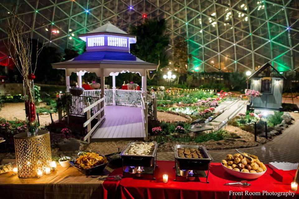 Buffet in The Show Dome