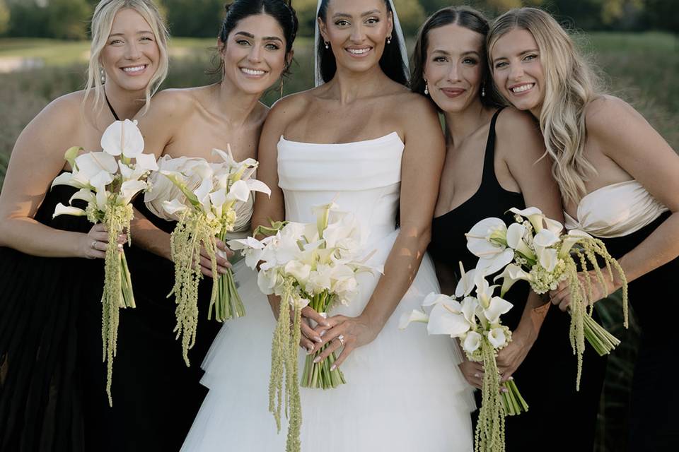 Bride & her Bridesmaids