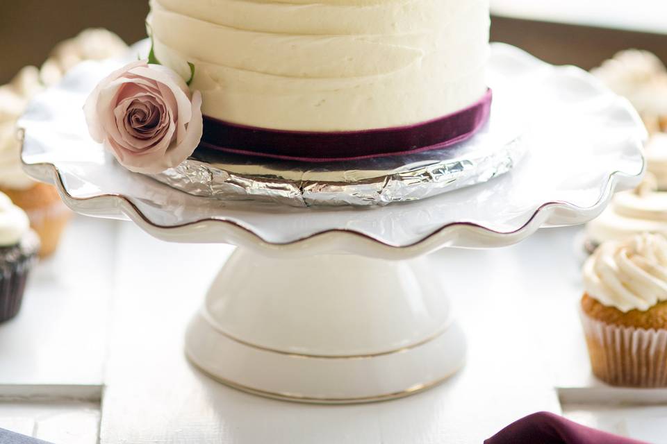 Customized wedding cake