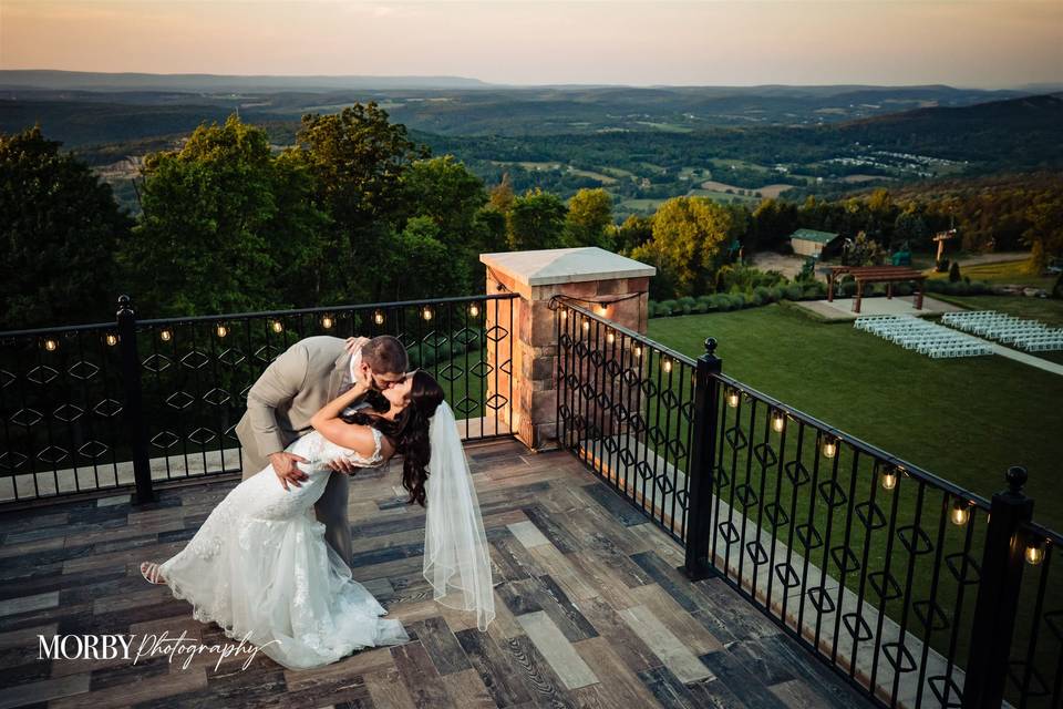 Vista balcony kisses