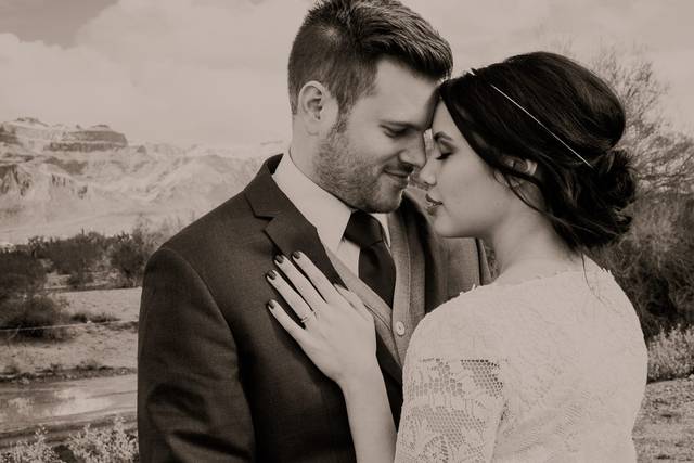 Arizona Destination Wedding Photograph with Ariel and Caleb