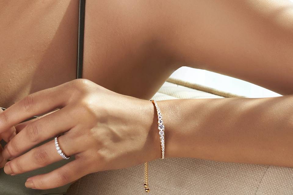 Graduated Round Bolo Bracelet