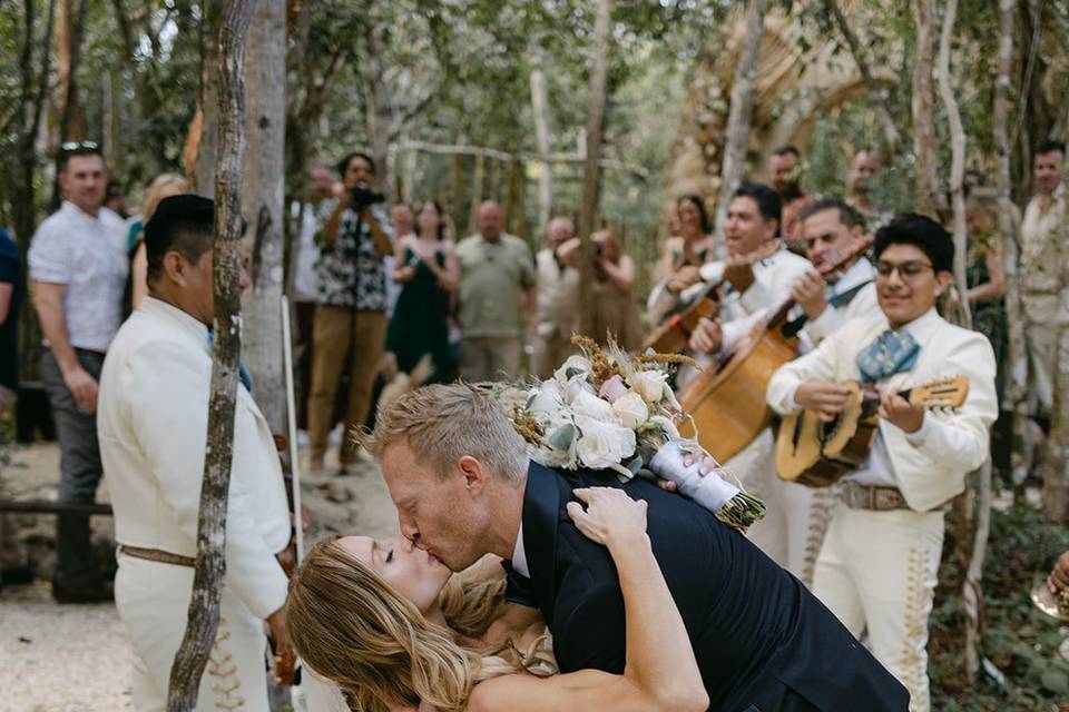 L&L Your Wedding Planner Tulum