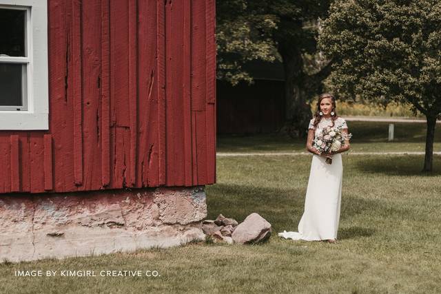 Bride at Red Barn Weddings