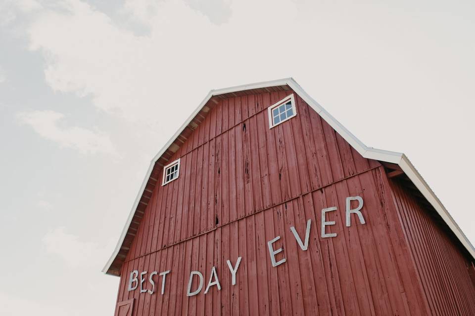 Red Barn Weddings