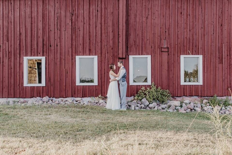 Red Barn Weddings