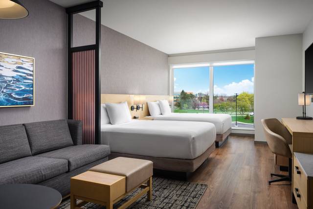 Queen Queen Guestroom