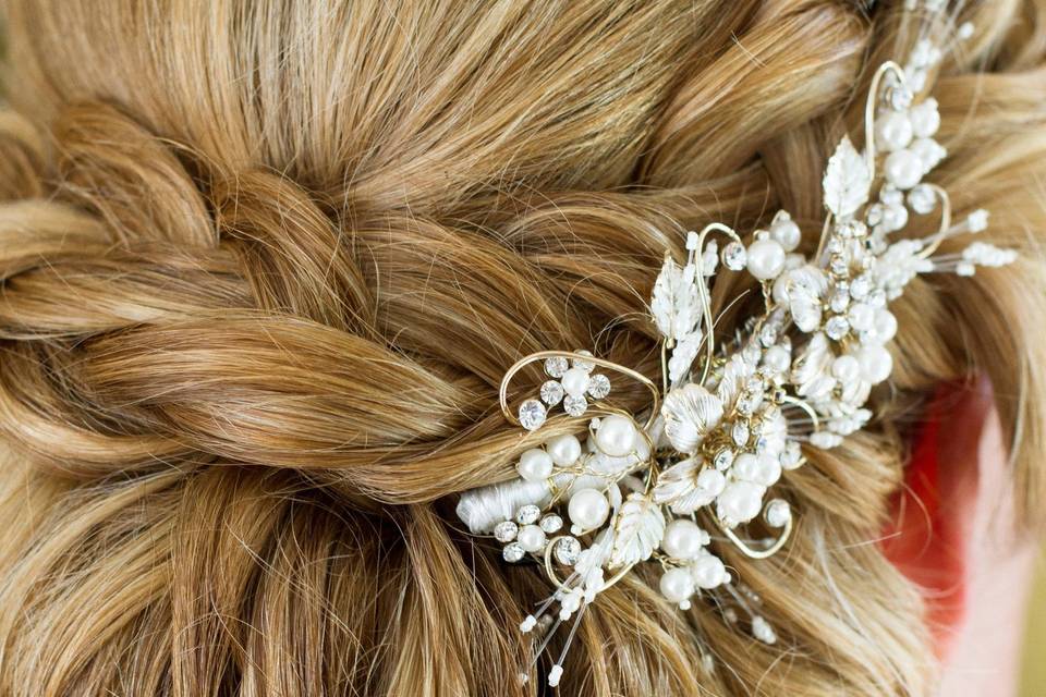 Flower hair accessory