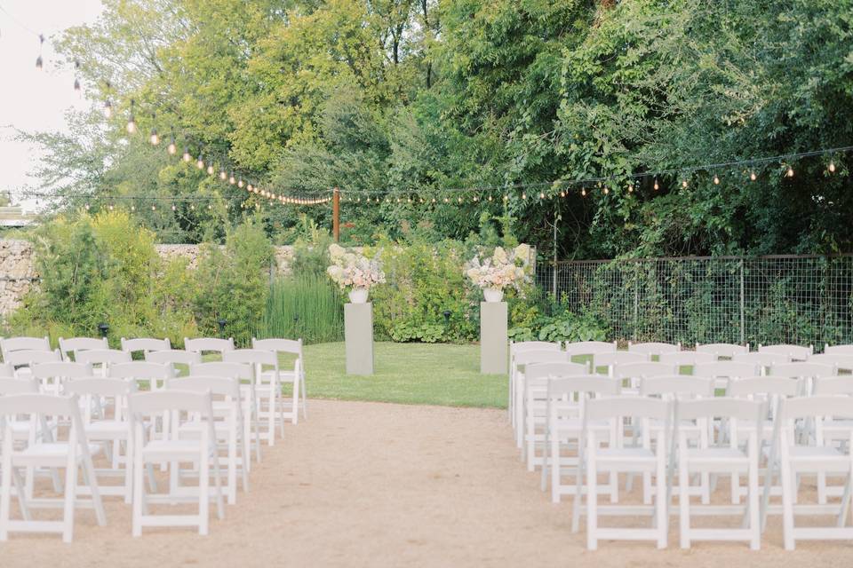 Summer outdoor ceremony