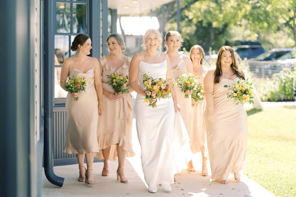 Bride + bridesmaids!