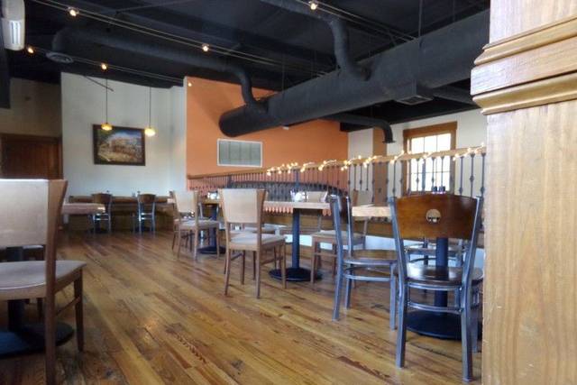 Inside of Effinas Tuscan Grille