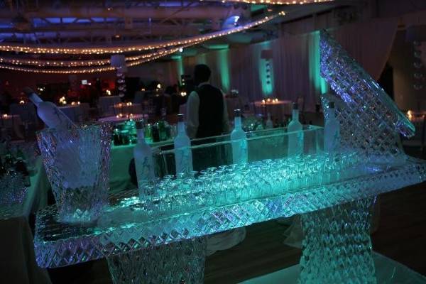 Ice sculpture table