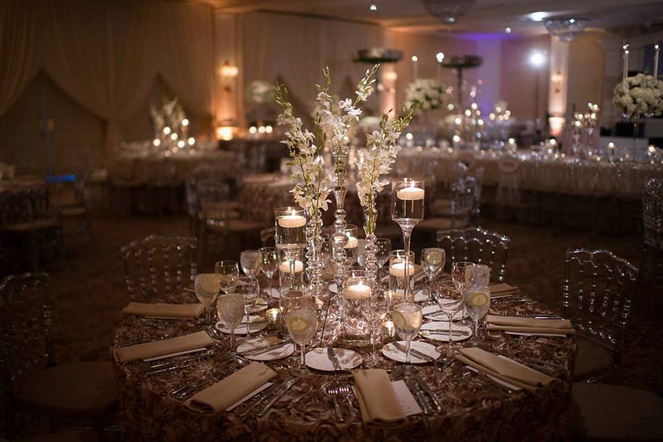 Elegant wedding reception