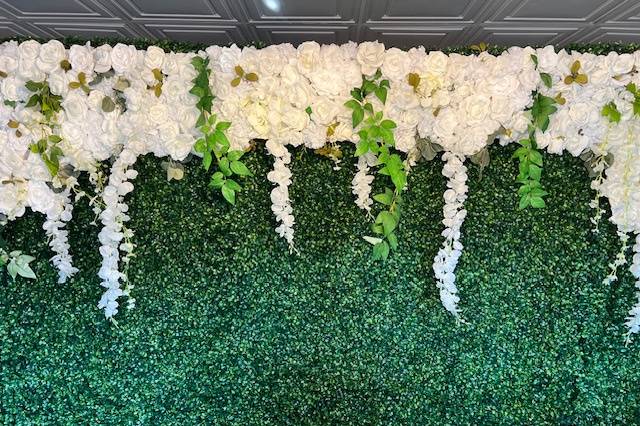 Flower overlay & boxwood