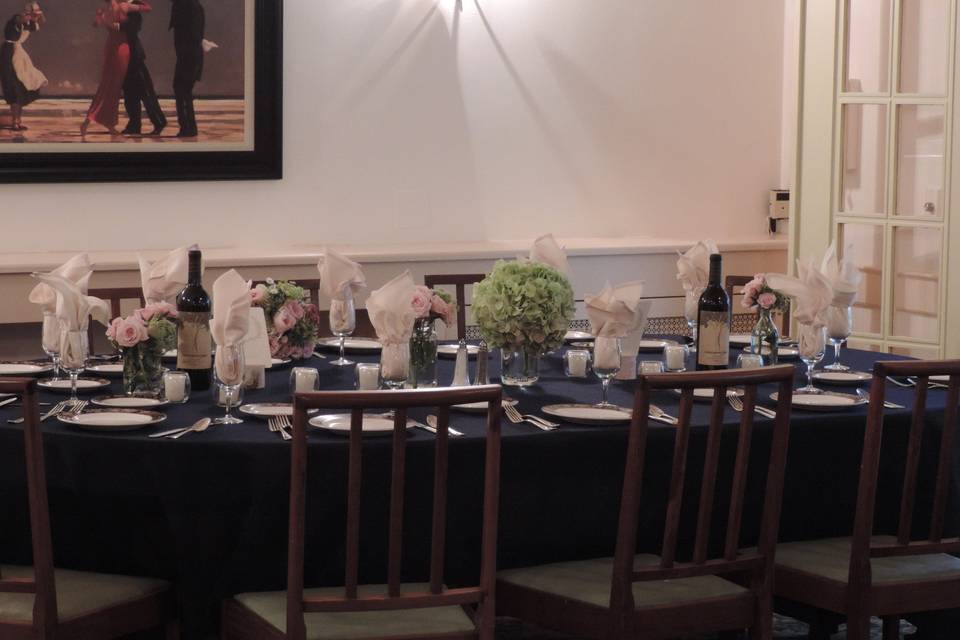 Wedding Guests Table Set Up
