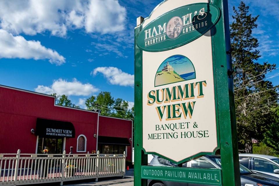 Summit View Banquet and Meeting House & Hamels Creative Catering