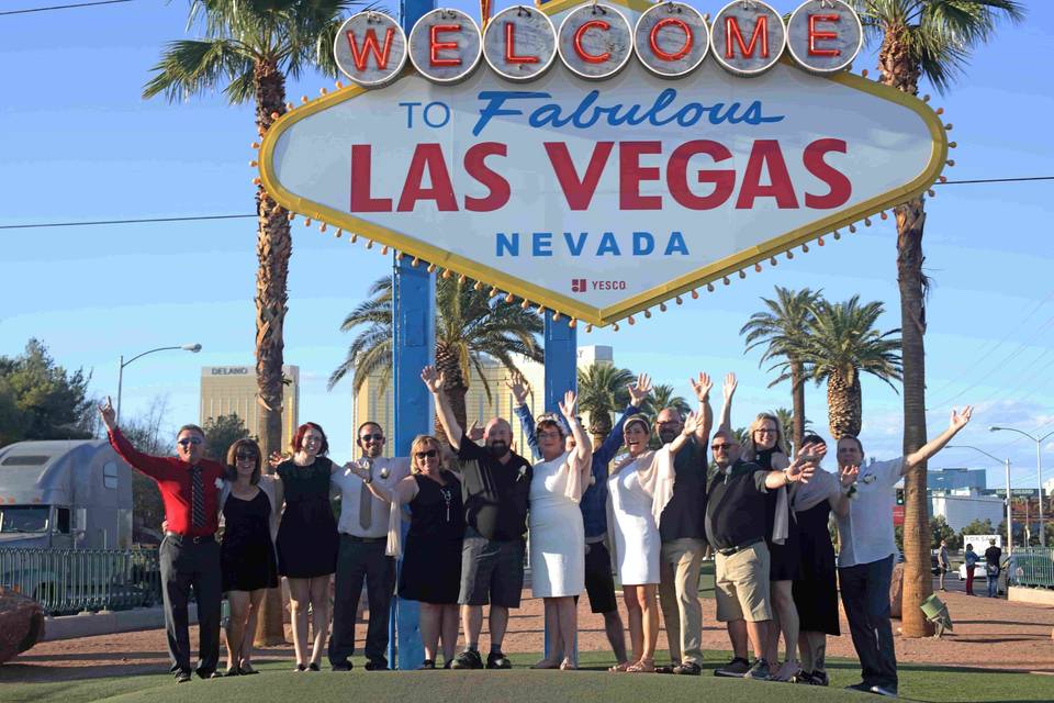 Las Vegas Sign Photo Tour