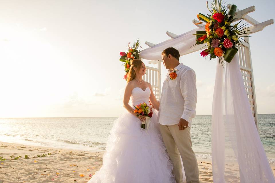 Paradise Weddings Bahamas