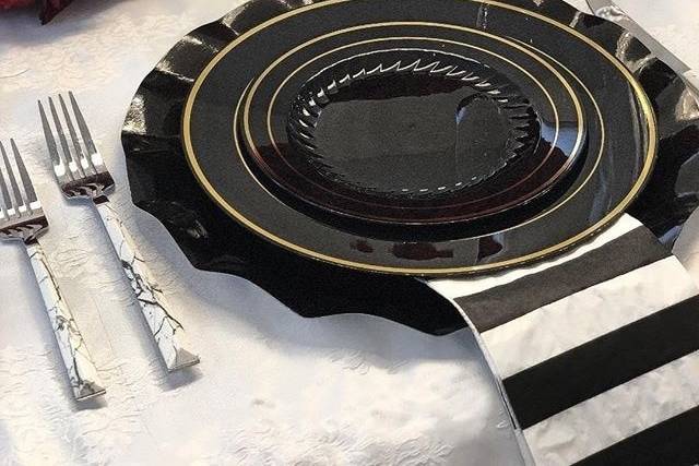 Black white and gold table decor