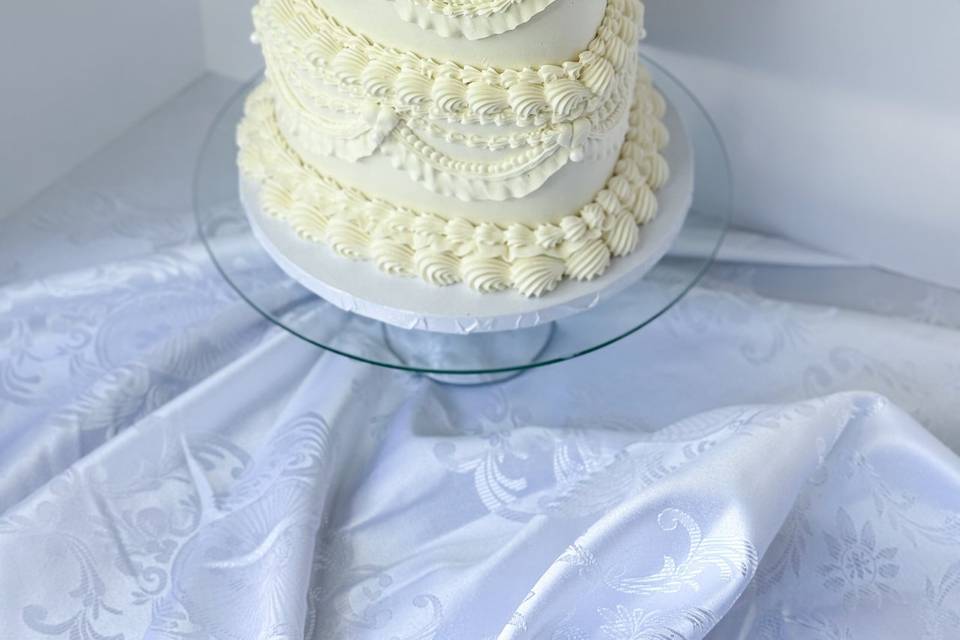 2 tier vintage cake