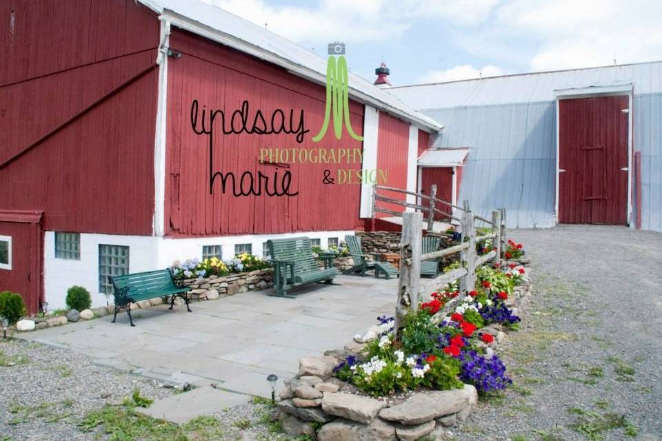 Floral decor at the barn