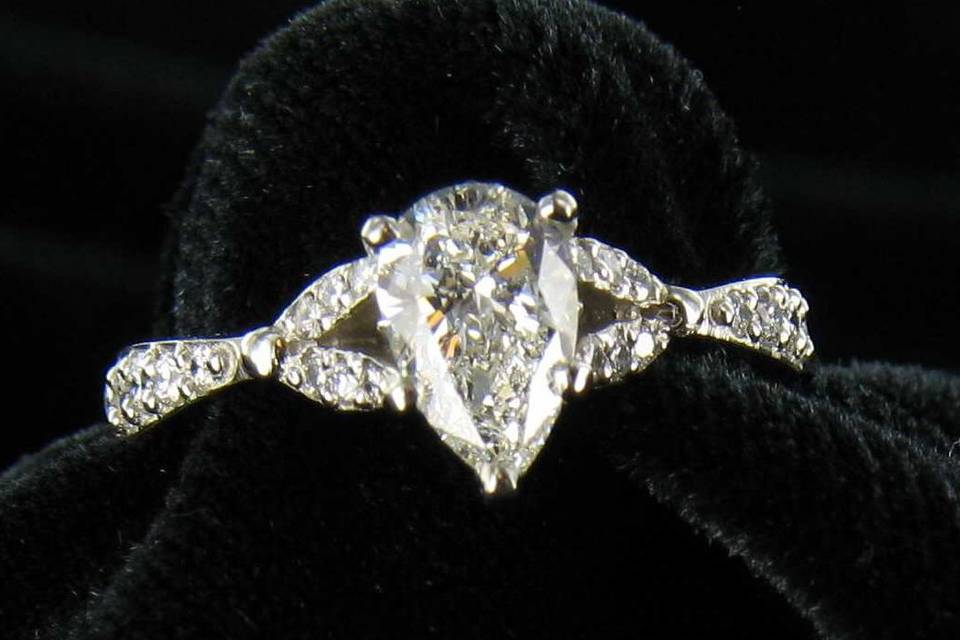 14k white gold with diamonds