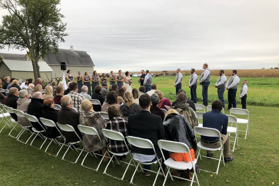 Outdoor country ceremony