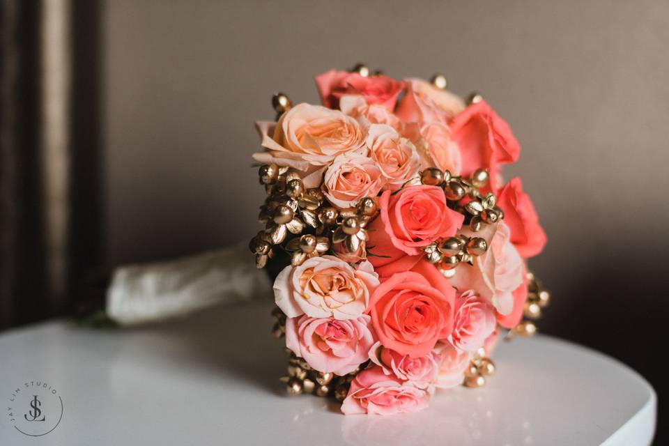 Pink roses bouquet