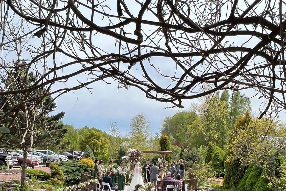 Vows Outside