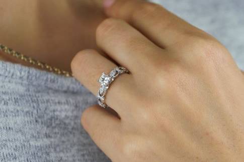 Adventum Diamond Preset Ring