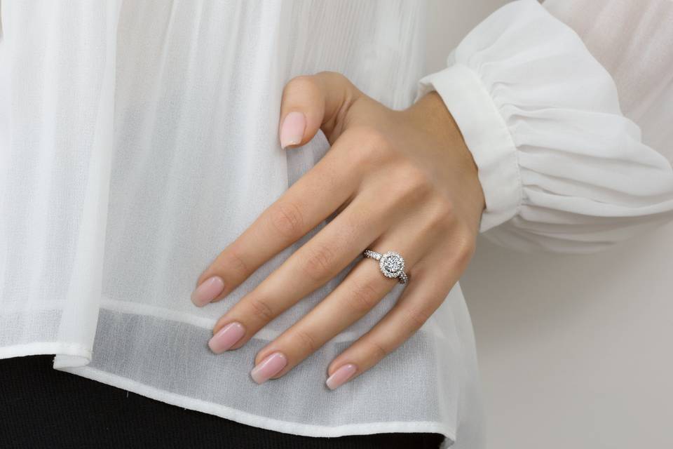 Demure Natural Preset Ring