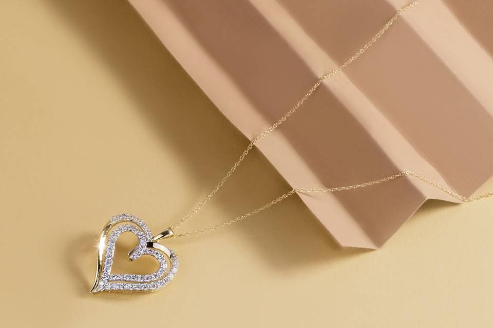 Magnifica Lab Diamond Pendant