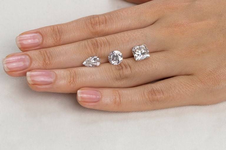 Pear, Cushion, Round cut diamo