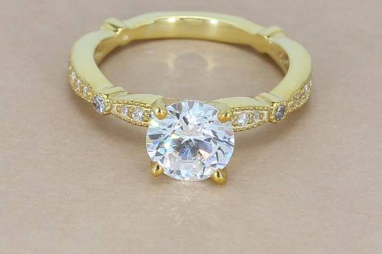 Four-Points Round Diamond Ring