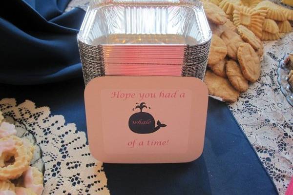 The cookies on the cookie buffet were Swedish specialities baked by the bride's mother and aunts. The favor box reflected the couples' theme - nautical and vintage...navy and pink.