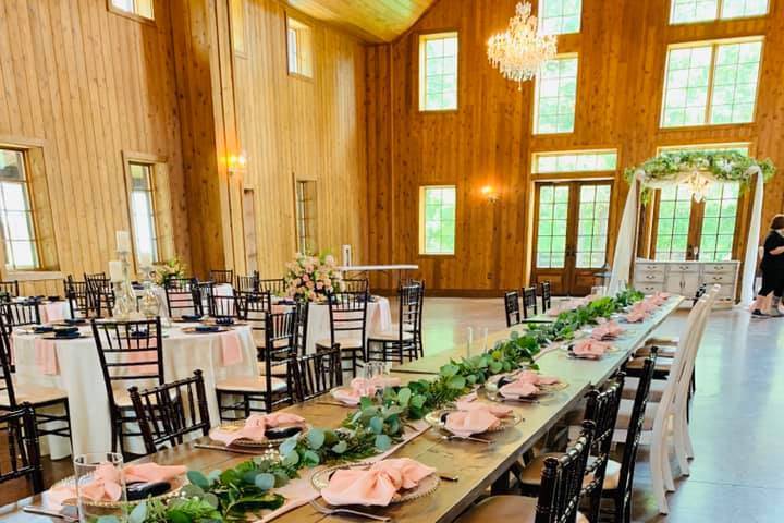 Head Table In Blush