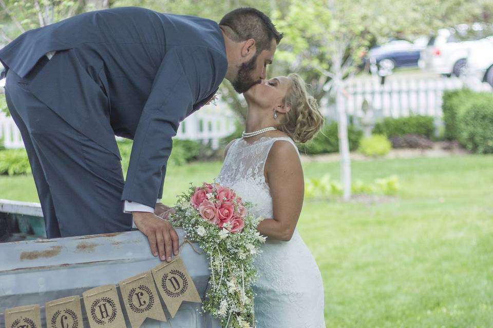 Back of the truck smooch