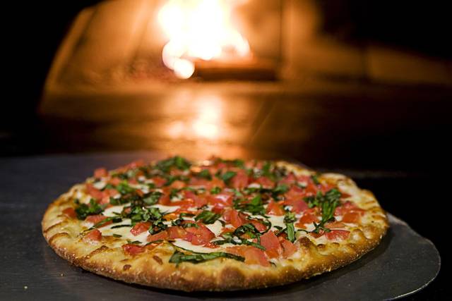 Tomato basil pizza