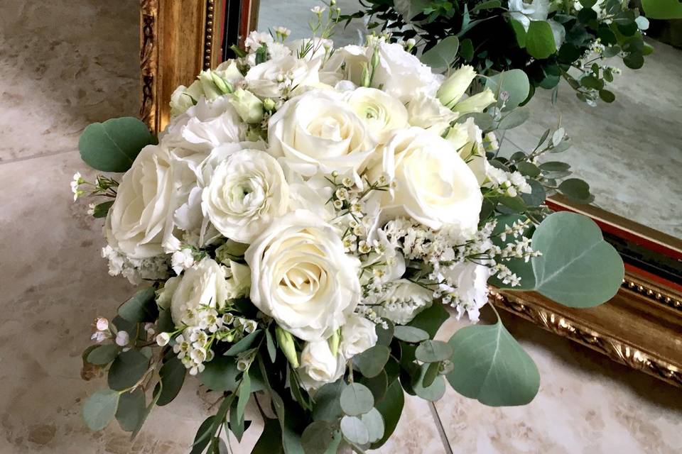 Classic white bouquet