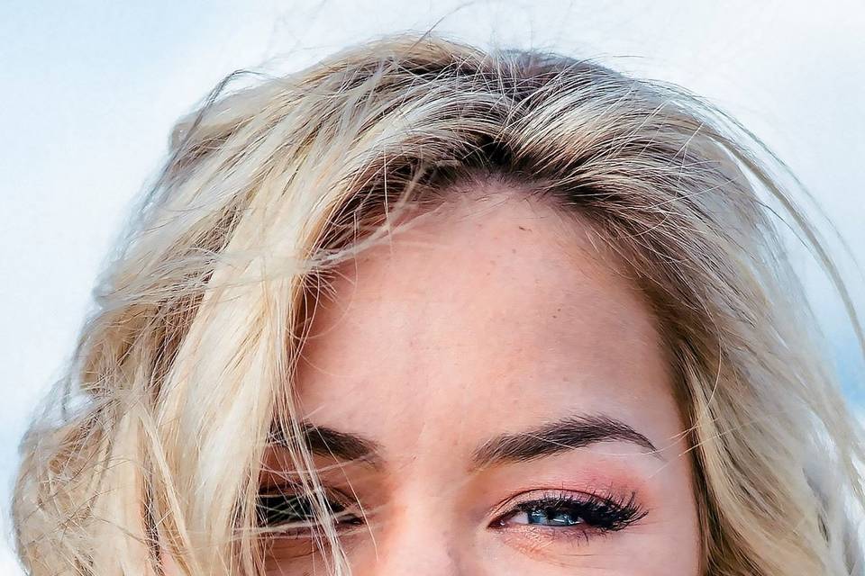 Tracie Saunders Hair and Makeup Artist