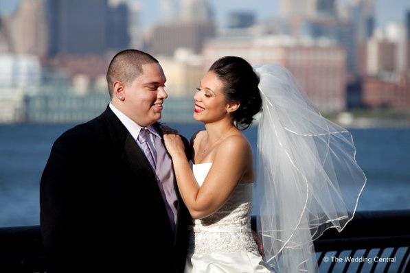 NYC Skyline bride and groom - Urban bride and groom photo