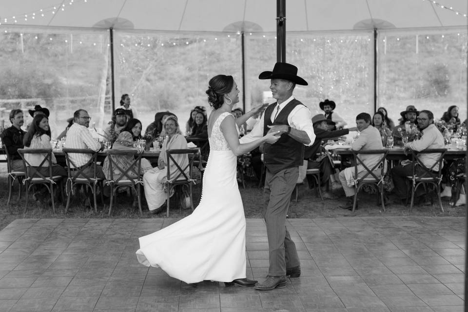 Dancing (@homegrownvisuals)