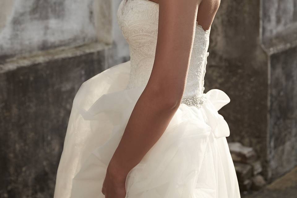 Contemporary chic wedding gown